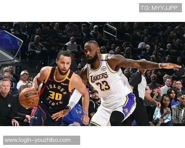 2014年勇士与湖人对决回顾：一场经典对抗的精彩瞬间与战术分析